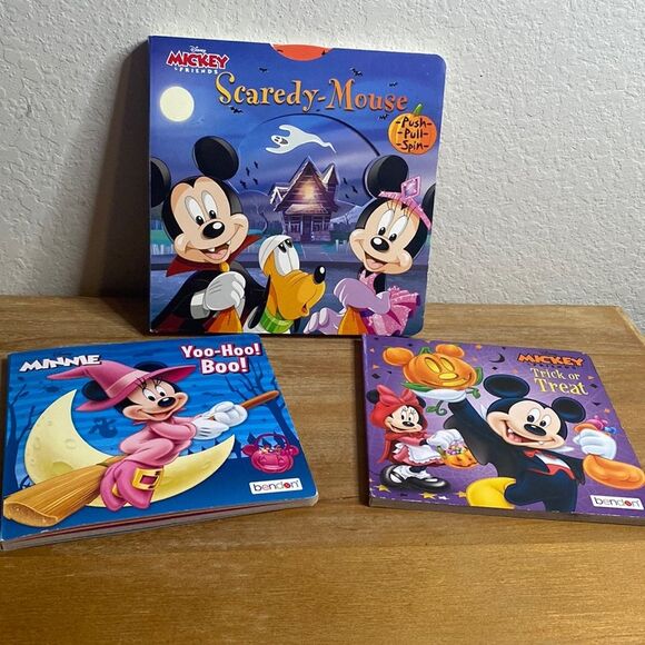 New Children’s Disney Mickey & Minnie Mouse Halloween Holiday Books Bundle - Picture 1 of 9